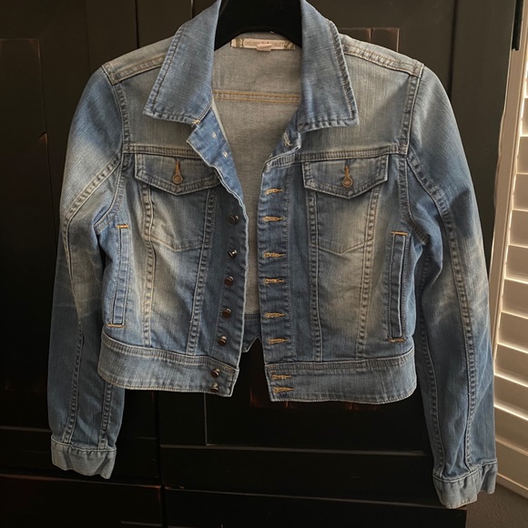 💙SOLD💙CHELSEA & VIOLET Distressed Cropped Jean Jacket - Picture 11 of 11